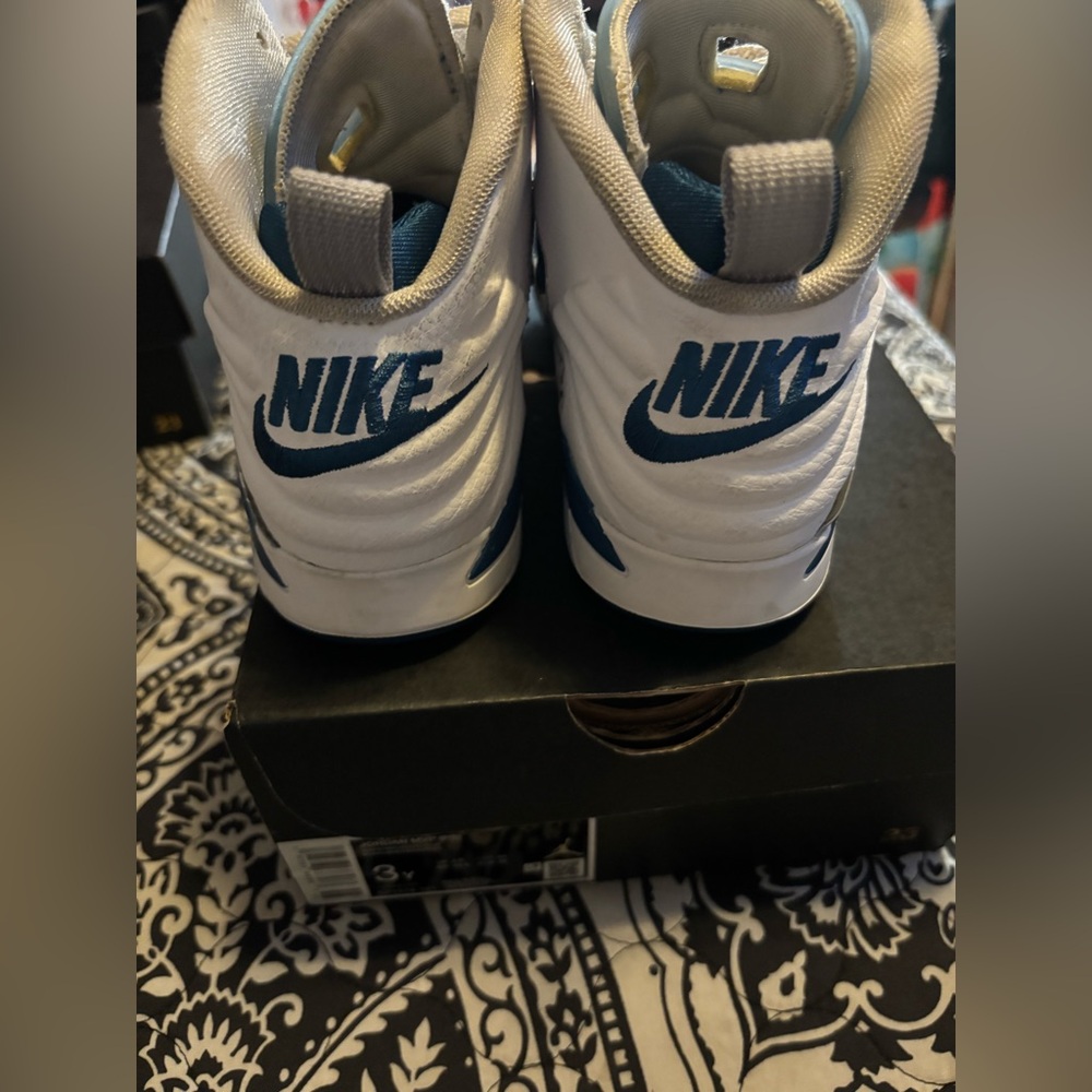 Gently Used Jordan MVP White and Industrial Blue Sneakers size 3Y - Picture 5 of 6